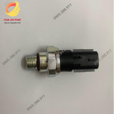 Cảm biến áp suất nhớt động cơ PC200-8