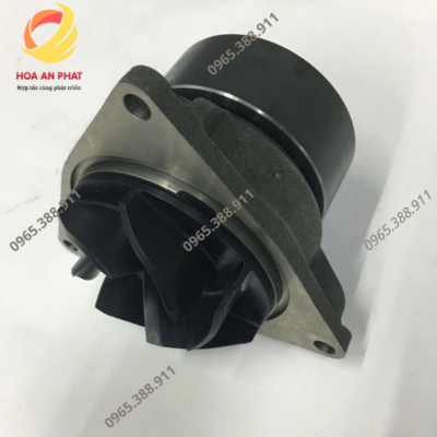 Bơm nước động cơ Komatsu PC390LC-11