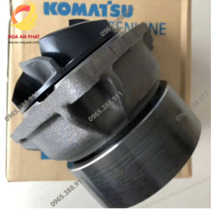 Bơm nước động cơ Komatsu PC390LC-11