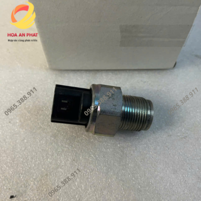 Cảm biến áp suất thanh rail Komatsu PC490-10