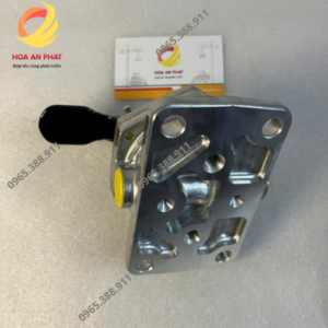 Bơm tay máy xúc Komatsu PC450-8 6251-71-8210