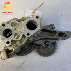 Trang chủ Bơm nhớt động cơ 6D24 lắp máy xúc Kobelco SK480-6 ME359718