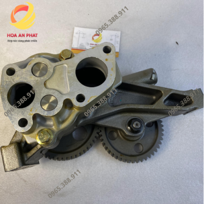 Bơm nhớt động cơ 6D24 lắp máy xúc Kobelco SK480-6 ME359718